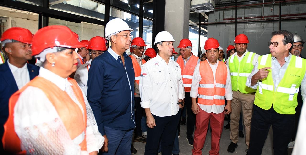Ministro de Obras Públicas y presidente SCJ ven avances nuevo Palacio de Justicia en provincia Santo Domingo