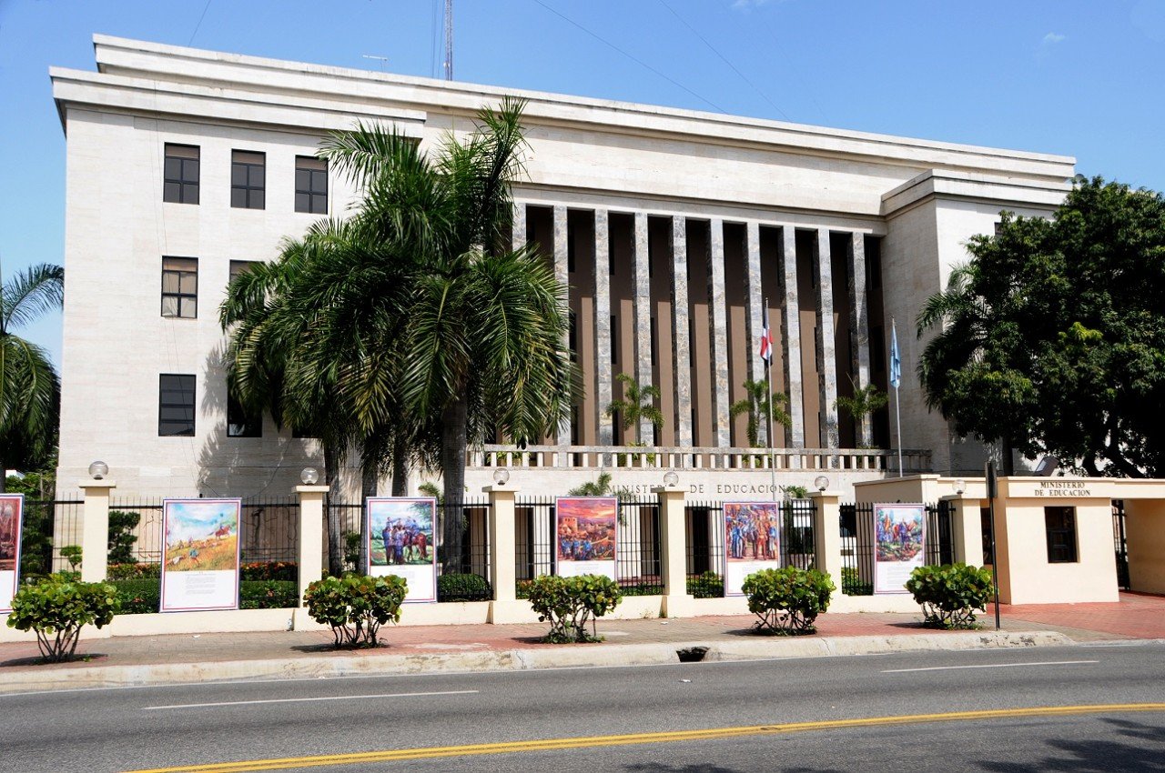 Una inversión pensada o politizada en Ministerio de Educación 