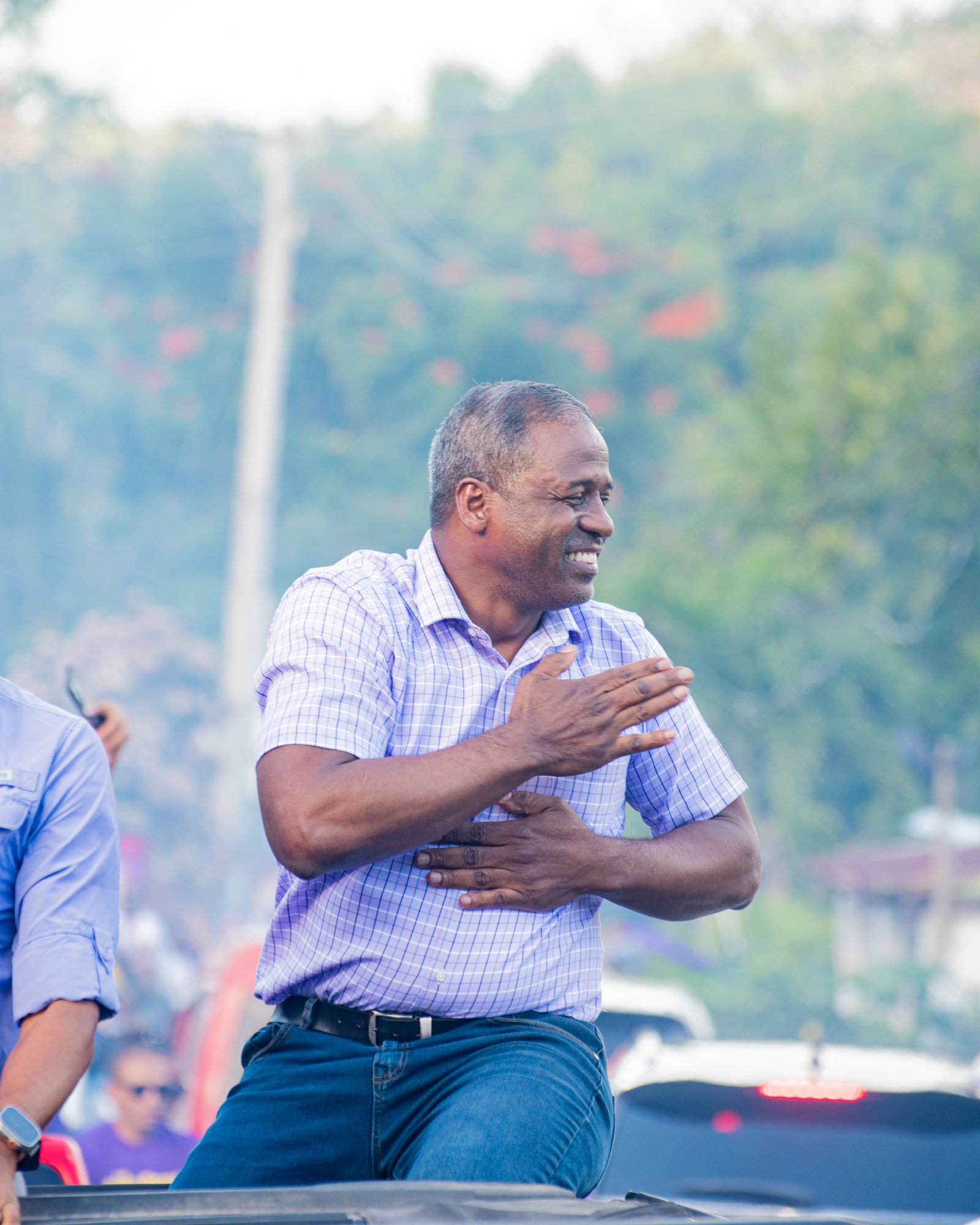 Triunfo del PLD en las municipales afianza victoria de Rafael González como senador de Monte Plata