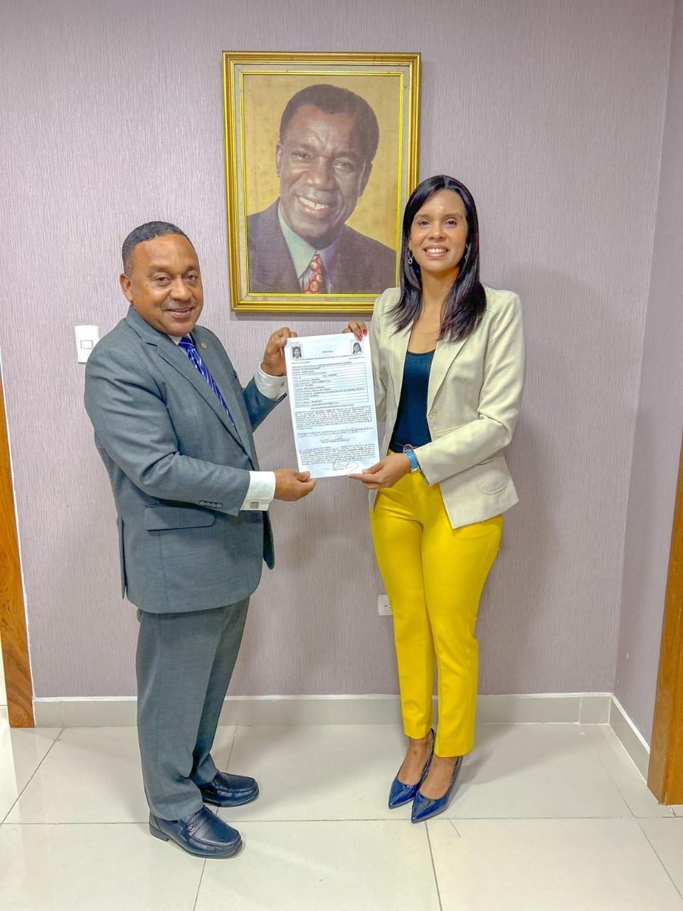Patricia Nuñez inscribe candidatura a diputada por SDN con el respaldo del PRM