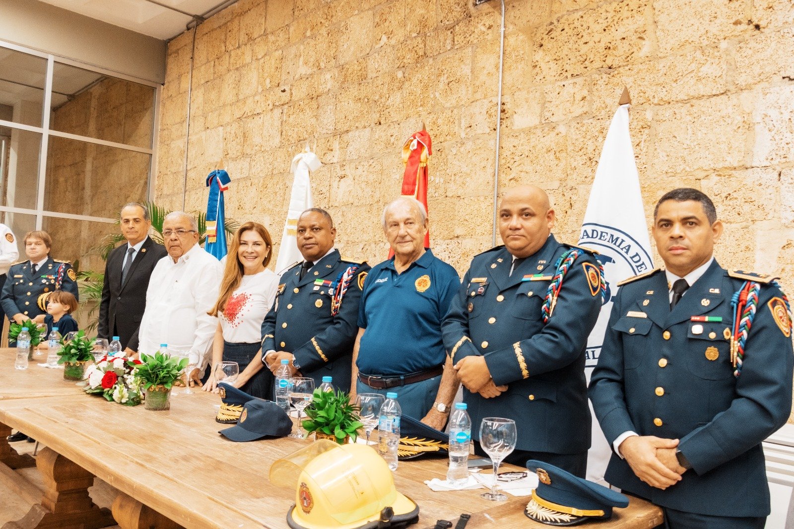 Bomberos del DN gradúan la mayor promoción de la historia en el marco del 96 aniversario y el Día del Bombero Municipal