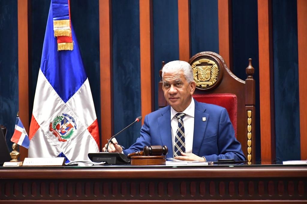 Ricardo de los Santos y comisión de senadores viajan a Washington para la reunión de ParlAméricas-OEA