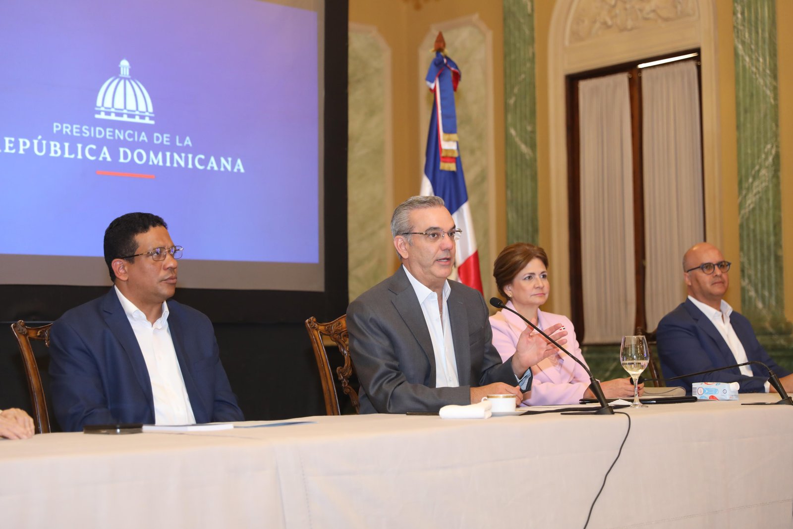 Gobierno presenta nuevo reglamento de aplicación de la Ley 340-06 que aportará mayor eficiencia y controles a las contrataciones públicas