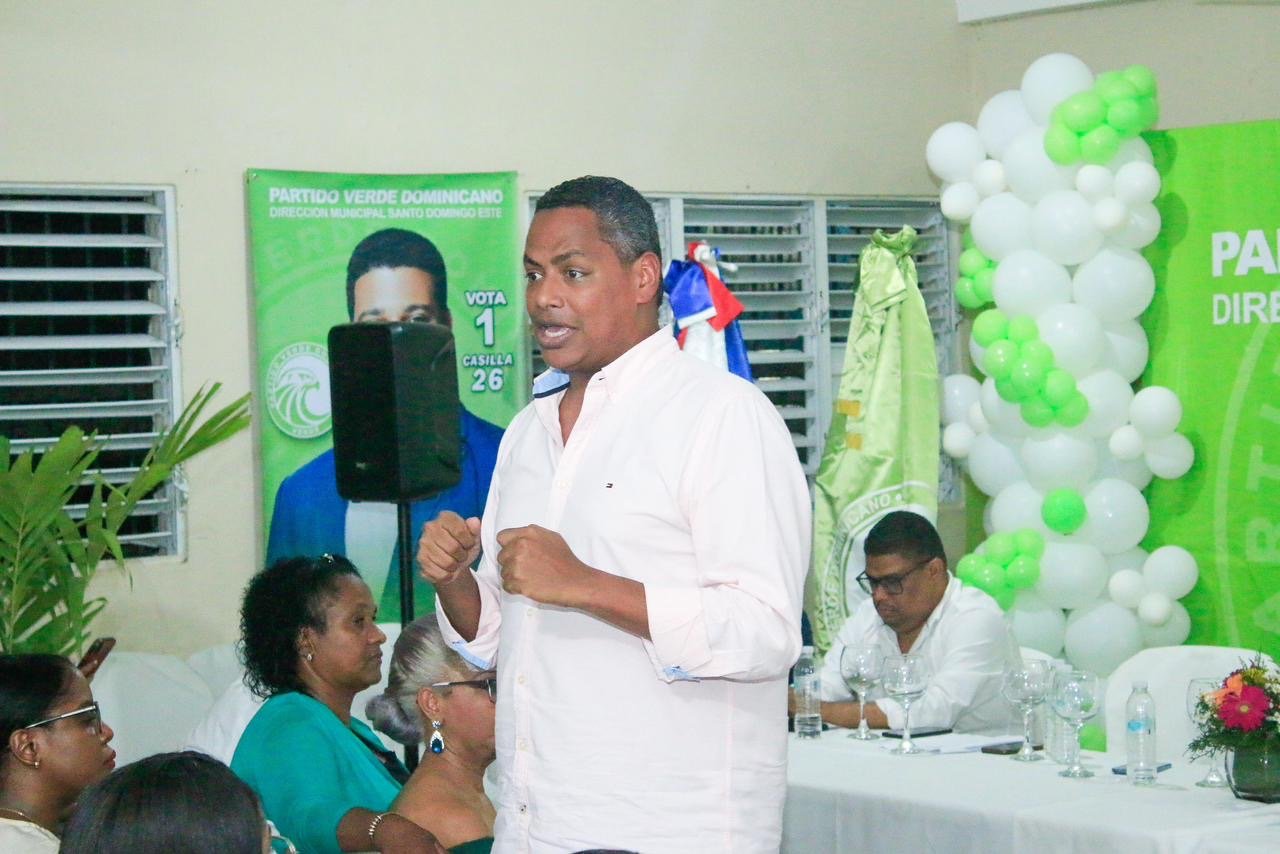 Partido Verde proclama a Bolívar Valera (El Boli) como su diputado