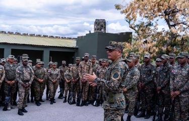 Comandante del Ejército inspecciona la zona sur y suroeste de la frontera con Haití