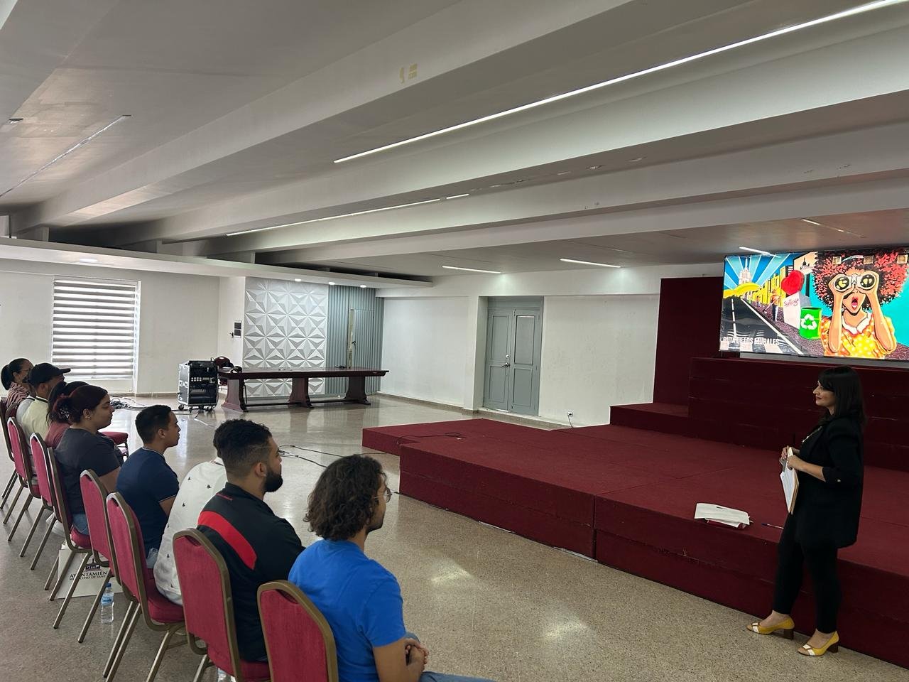 Alcaldia Santiago desarrolla exitosa jornada capacitación de muralismo y formación guías de murales 