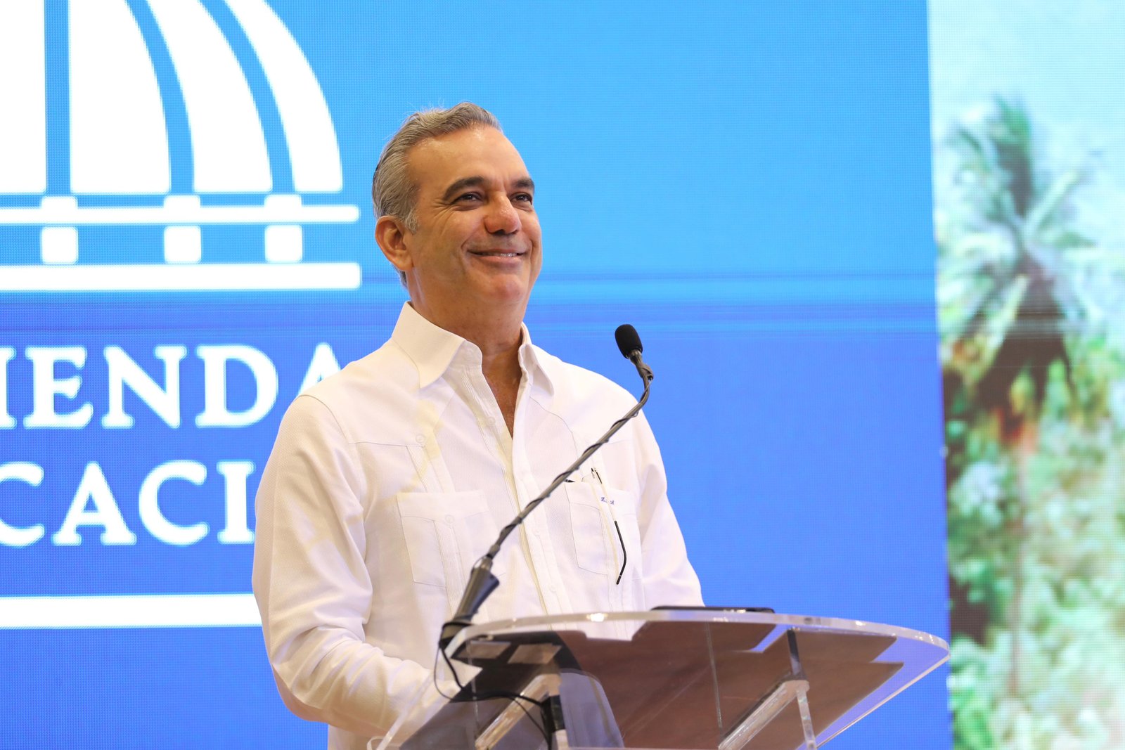 Luis Abinader y el Desafío Fronterizo: La Cobertura del Wall Street Journal Revela Tensiones y Esperanzas