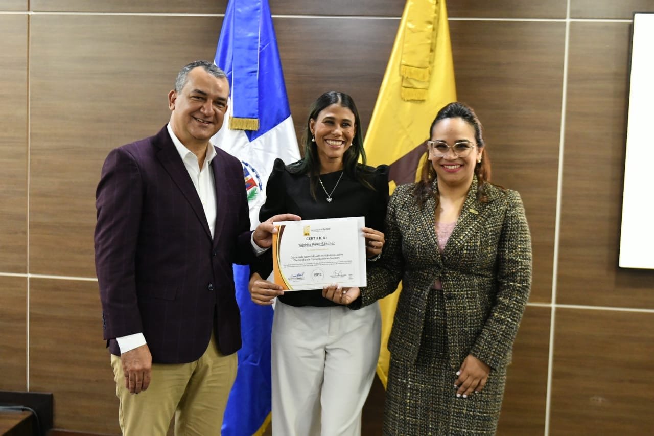 JCE y el IESPEC gradúan 178 periodistas y comunicadores sociales en “Diplomado Especializado en Administración Electoral