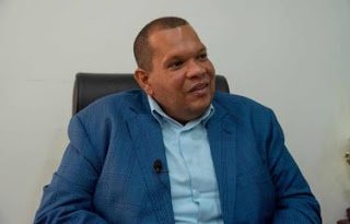 Alcalde de SDN Carlos Guzmán renuncia a la Fuerza del Pueblo 