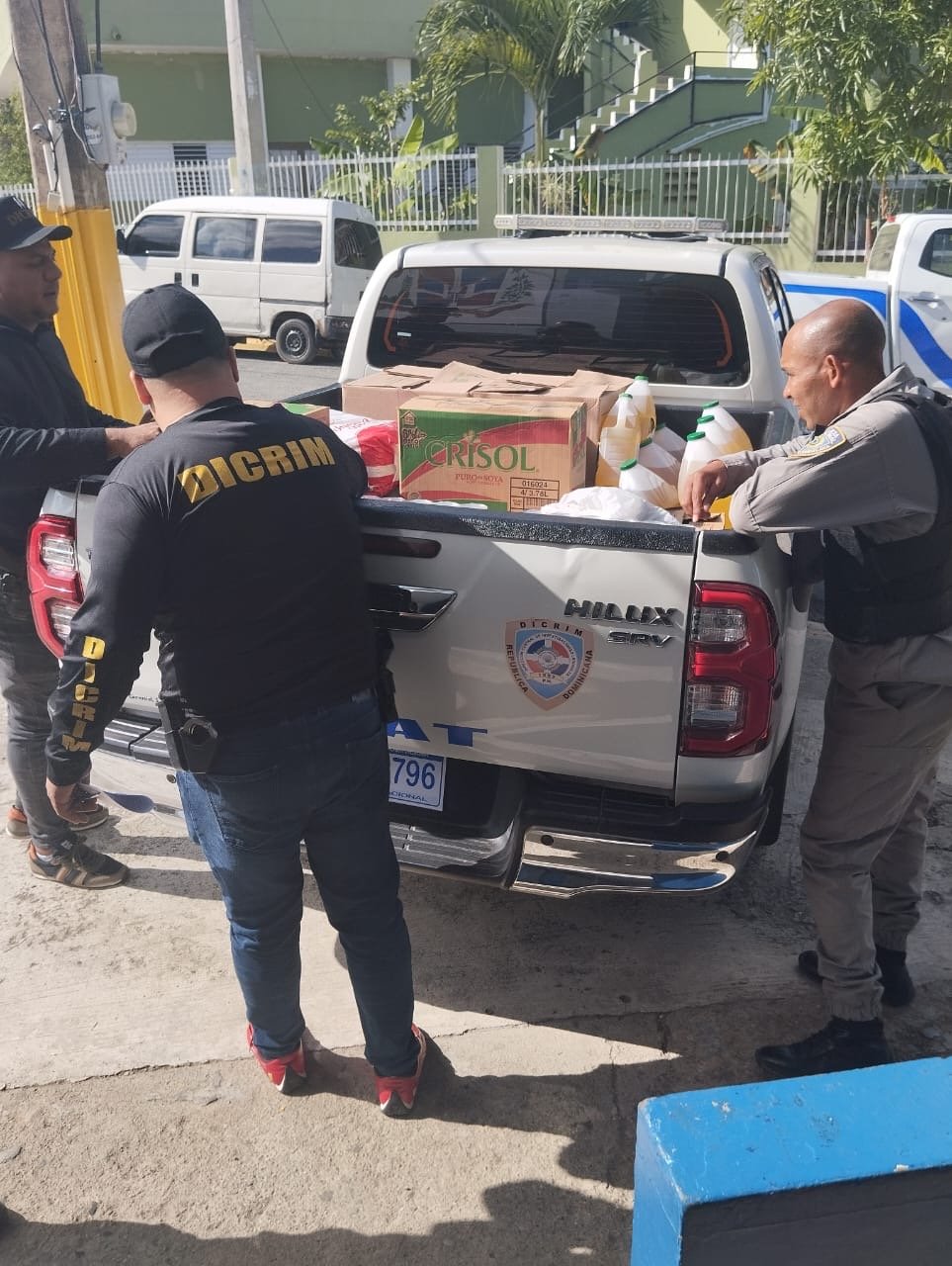 Policía arresta a tres mujeres sorprendidas en flagrante delito mientras realizaban compras fraudulentas en negocio