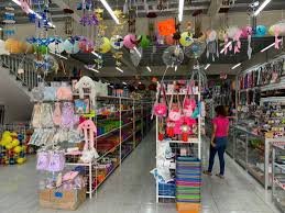 Cierran negocios chinos por evasión , así dice DGII y Aduanas