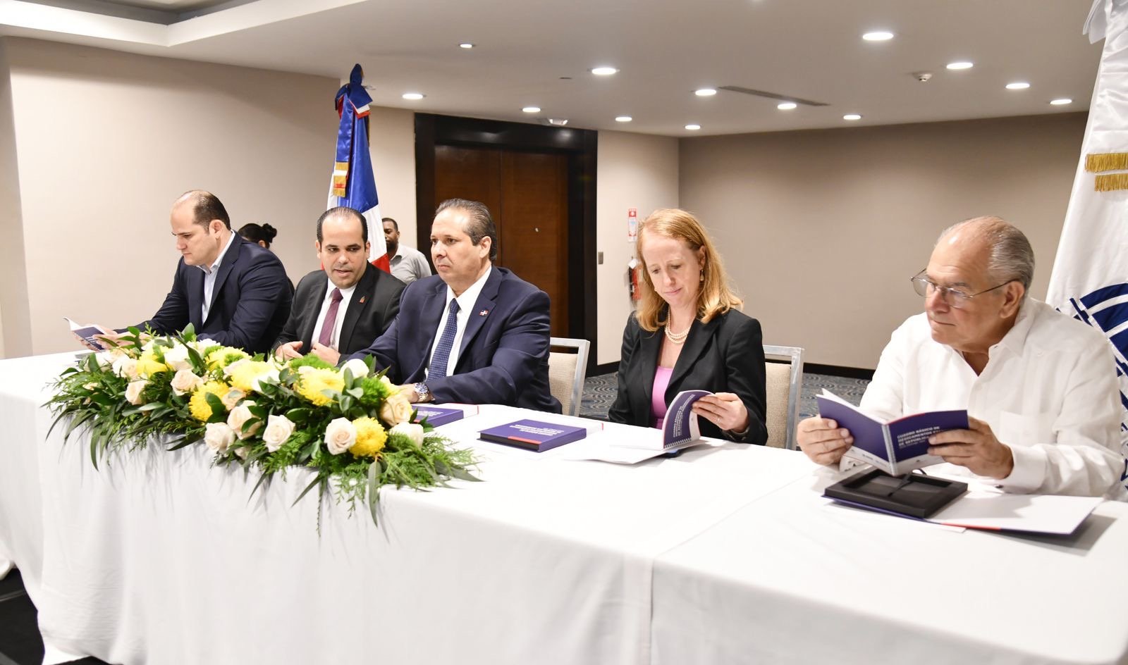 DIGEMAPS y el Ministerio de Salud Pública presentan actualización Cuadro Básico de Medicamentos Esenciales 2024