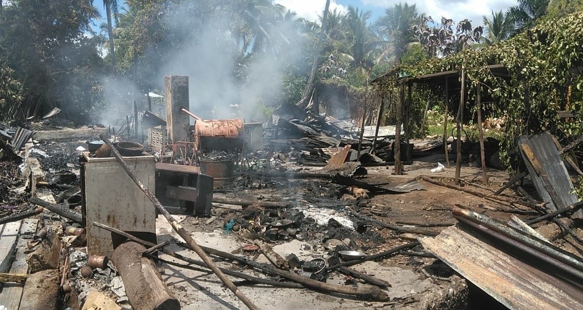 Familia pide ayuda del Plan Social y del Gabinete Social por fuego destruyó su vivienda