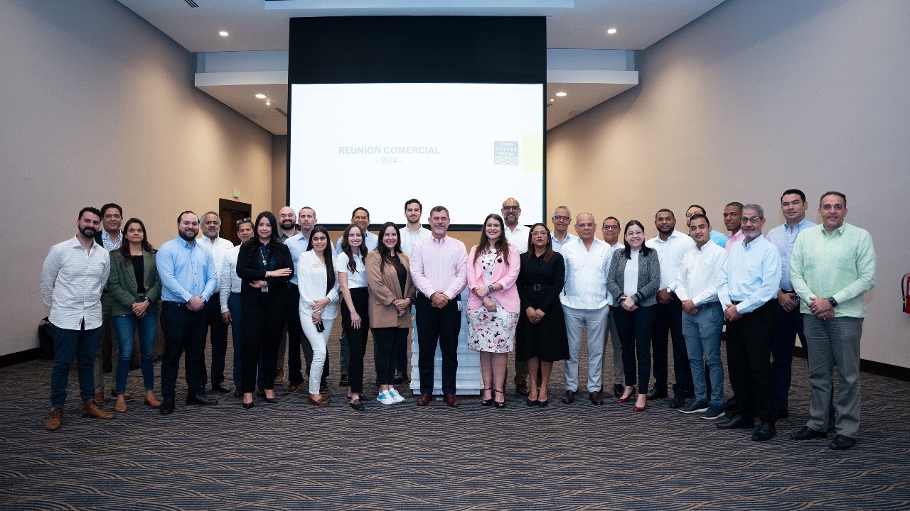 Santo Domingo Motors reconoce desempeño de sucursales y dealers
