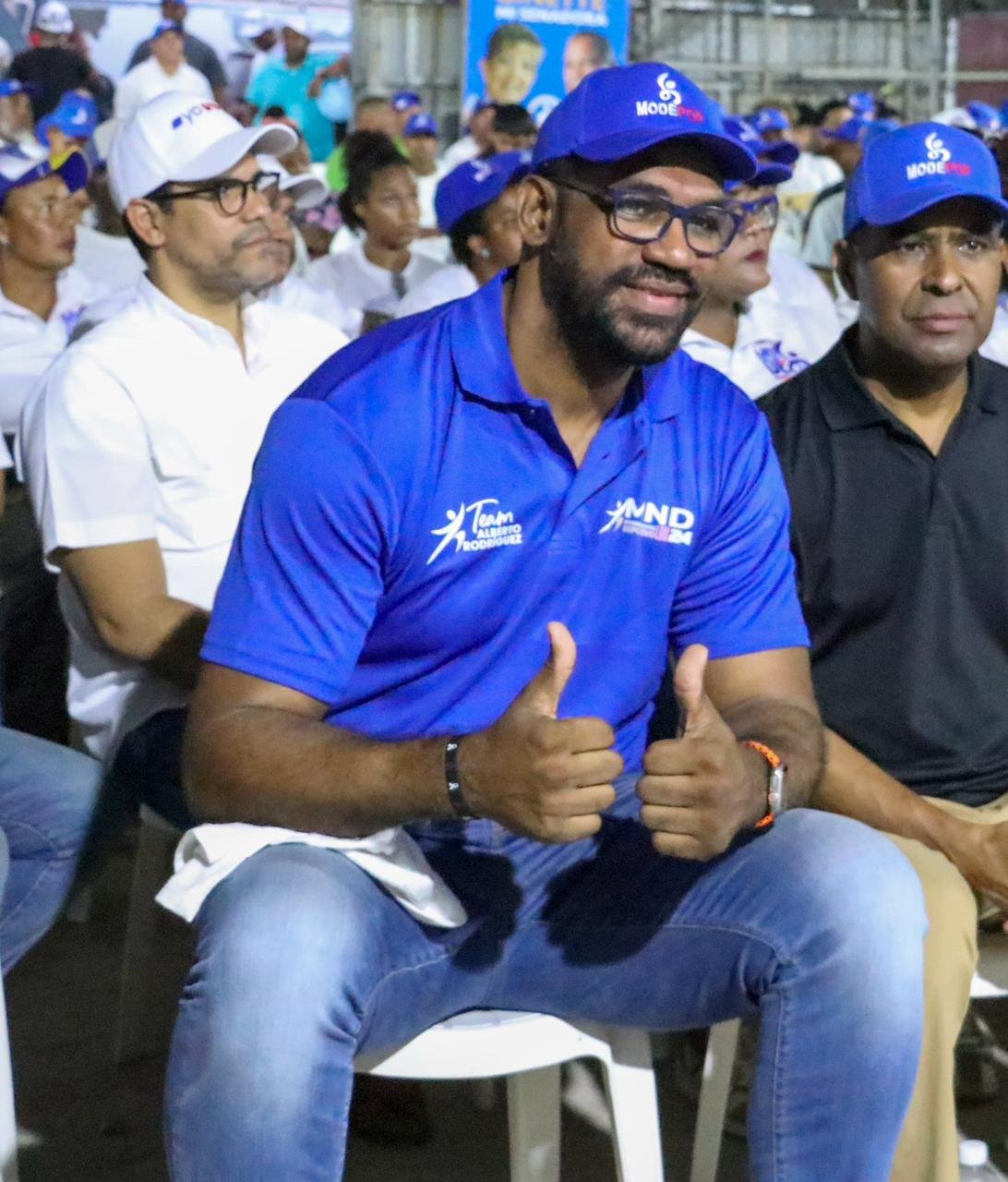 Marlon Martínez pasa al PRM y entra por el Movimiento Nacional Deportivo