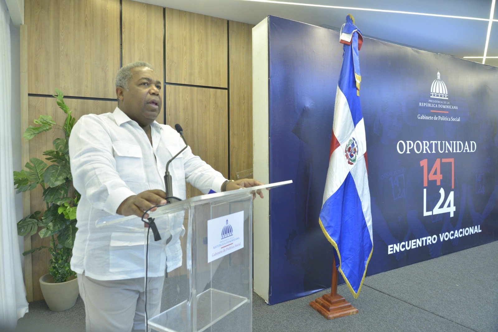 Gabinete de Política Social de la Presidencia lanza el programa  “Oportunidad 14-24  en la Sede Central de la DIGEV en SDE  
