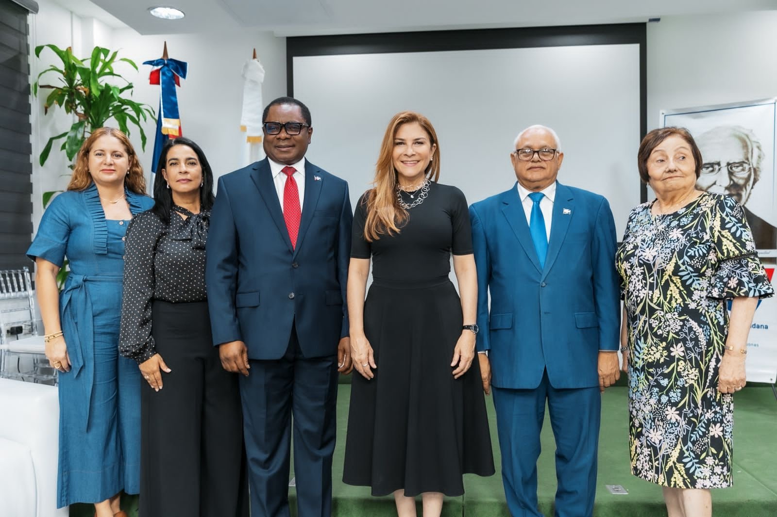 Tesorería Nacional reconoce a Carolina Mejía por dirigir el gobierno municipal con transparencia, integridad y excelencia