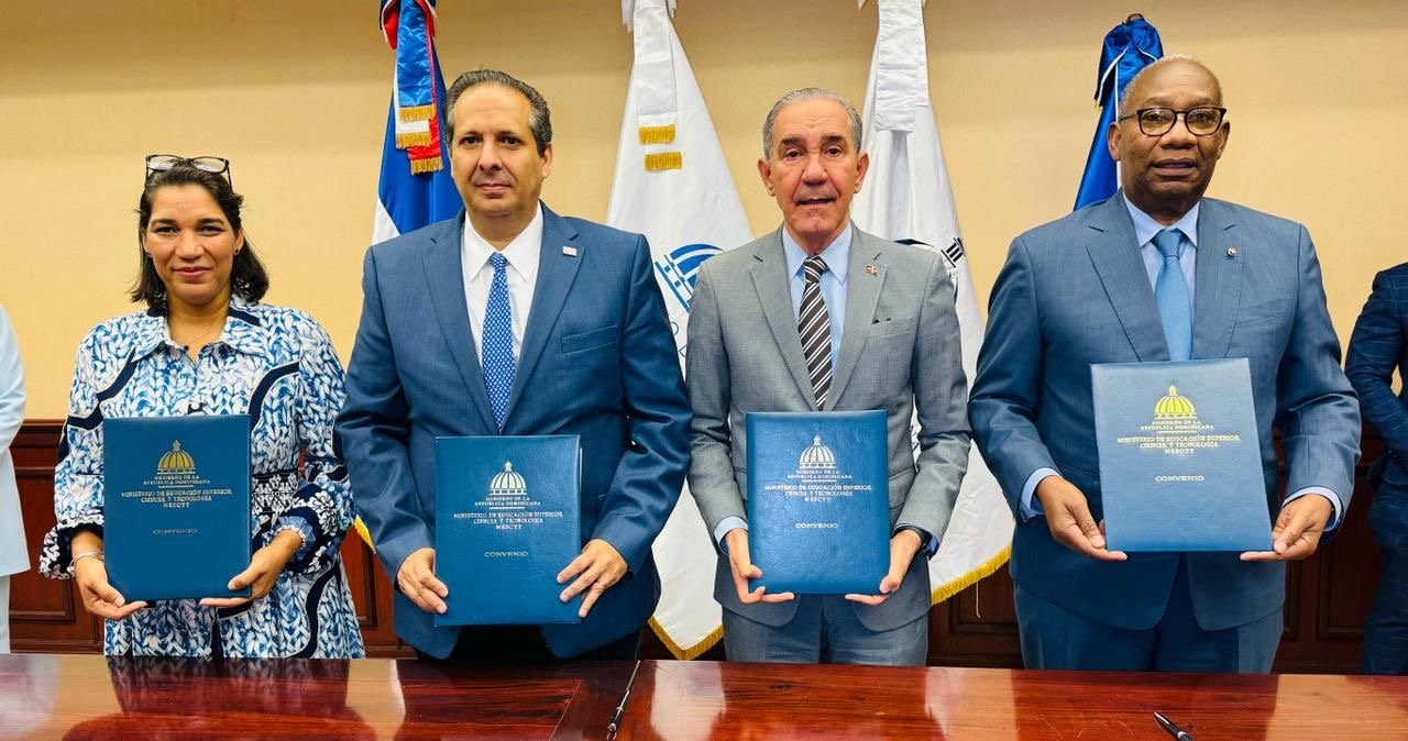 MESCyT,MISPAS,SNS y la UASD firman convenio para capacitar a auxiliares y  bachilleres técnicos en enfermería