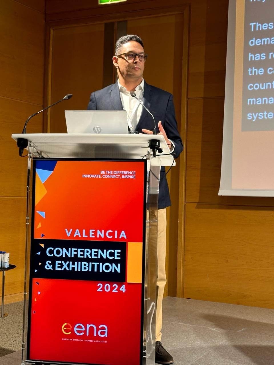 Randolfo Rijo muestra nuevo modelo operacional del 911 en Conferencia Europea de Números de Emergencias (EENA)