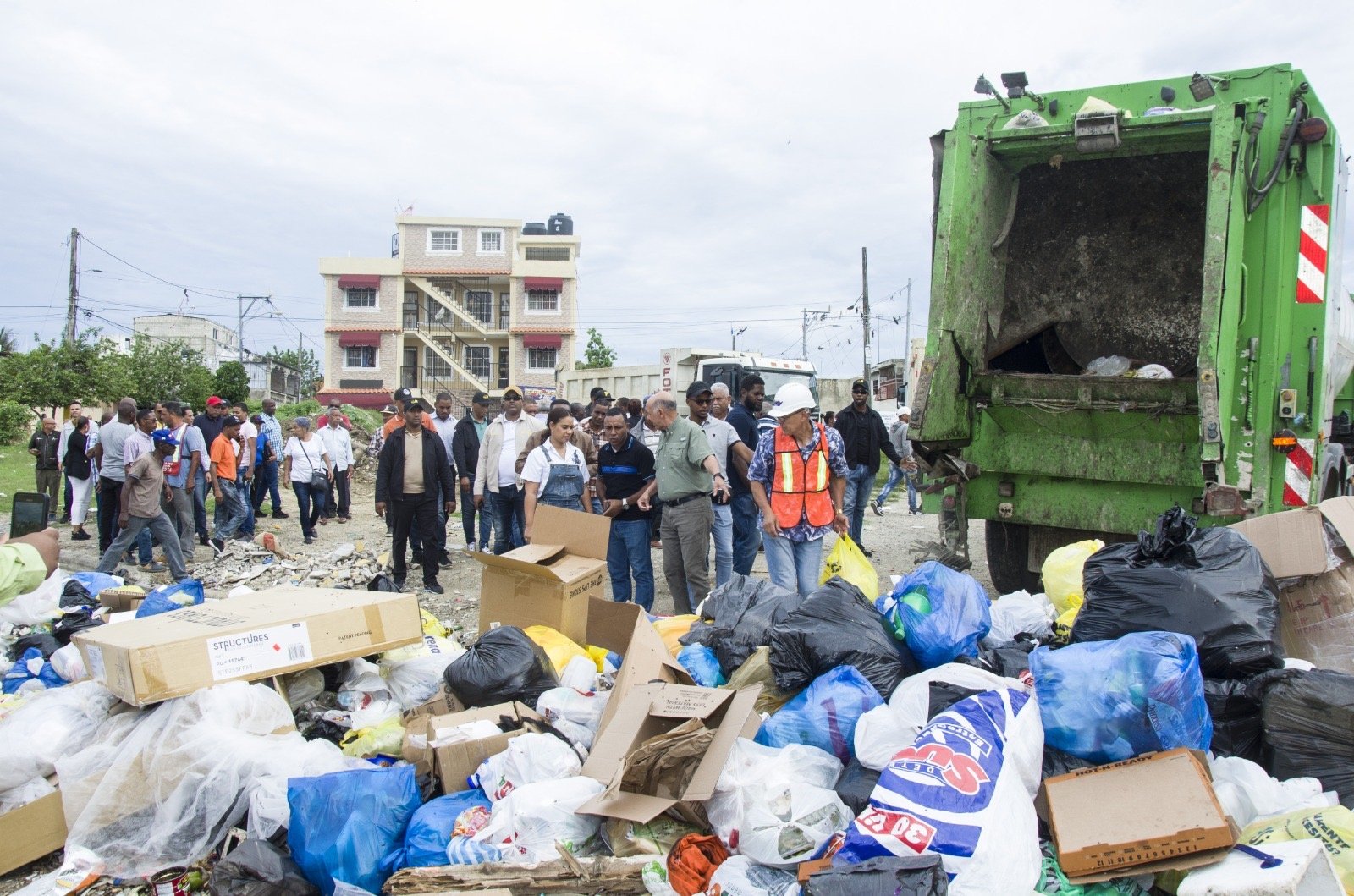 Alcaldía de Santo Domingo Norte interviene municipio con "Gran operativo de Limpieza"