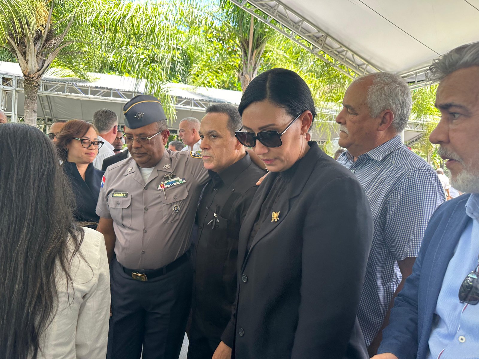 Mayor general Guzmán Peralta ofrece de manera personal sinceras condolencias al general Rafael Bencosme Candelier por el fallecimiento de su madre