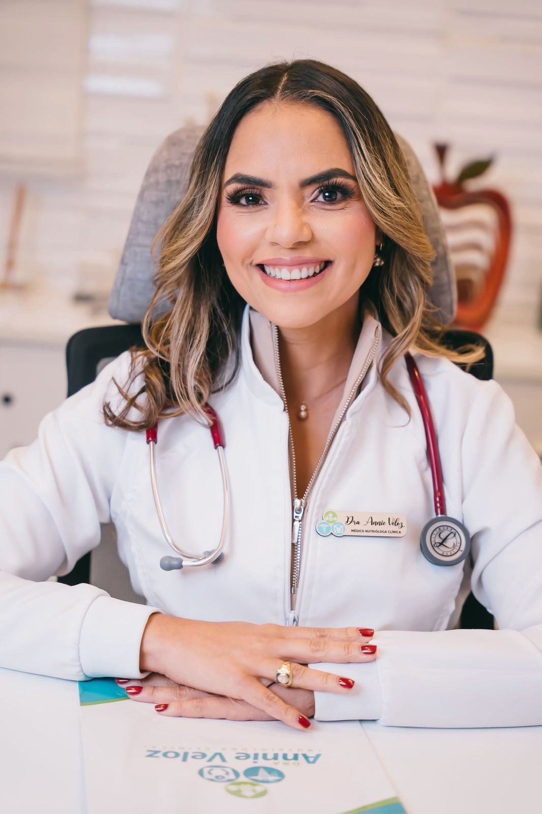 ¿Qué características deberían poseer las comidas rápidas para ser aptas según la nutricionista Annie Veloz?