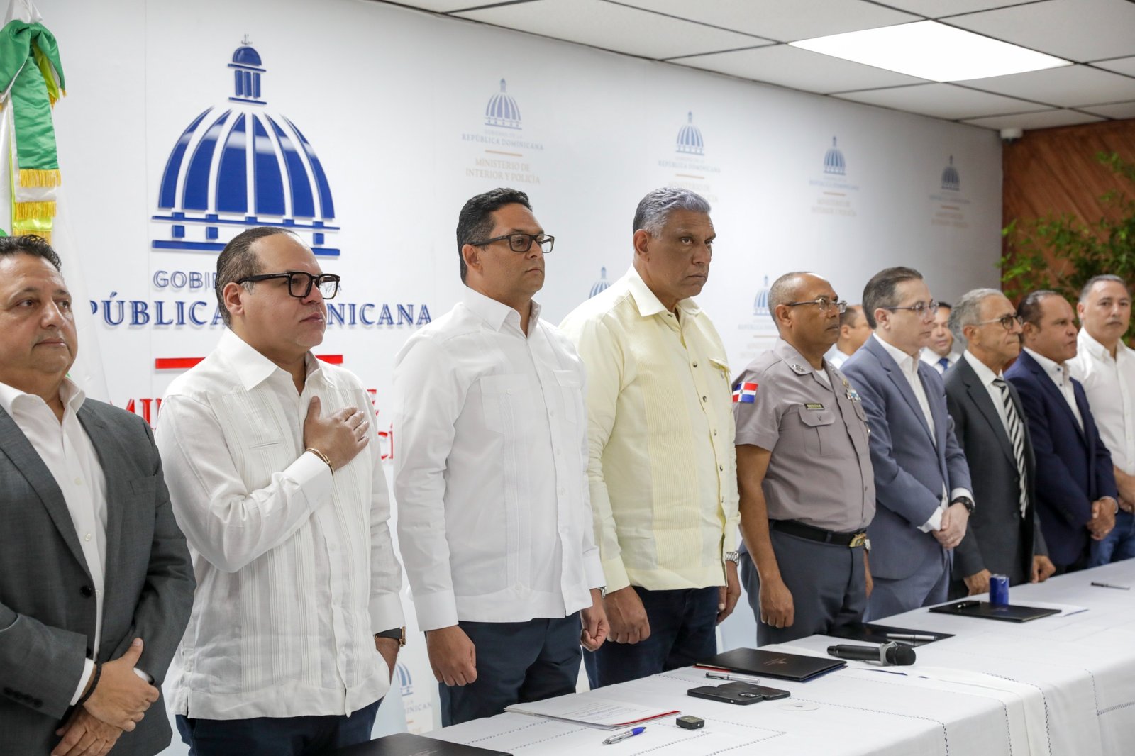 Firman convenio mediante el cual se agregarán cámaras del sector privado al sistema del 911