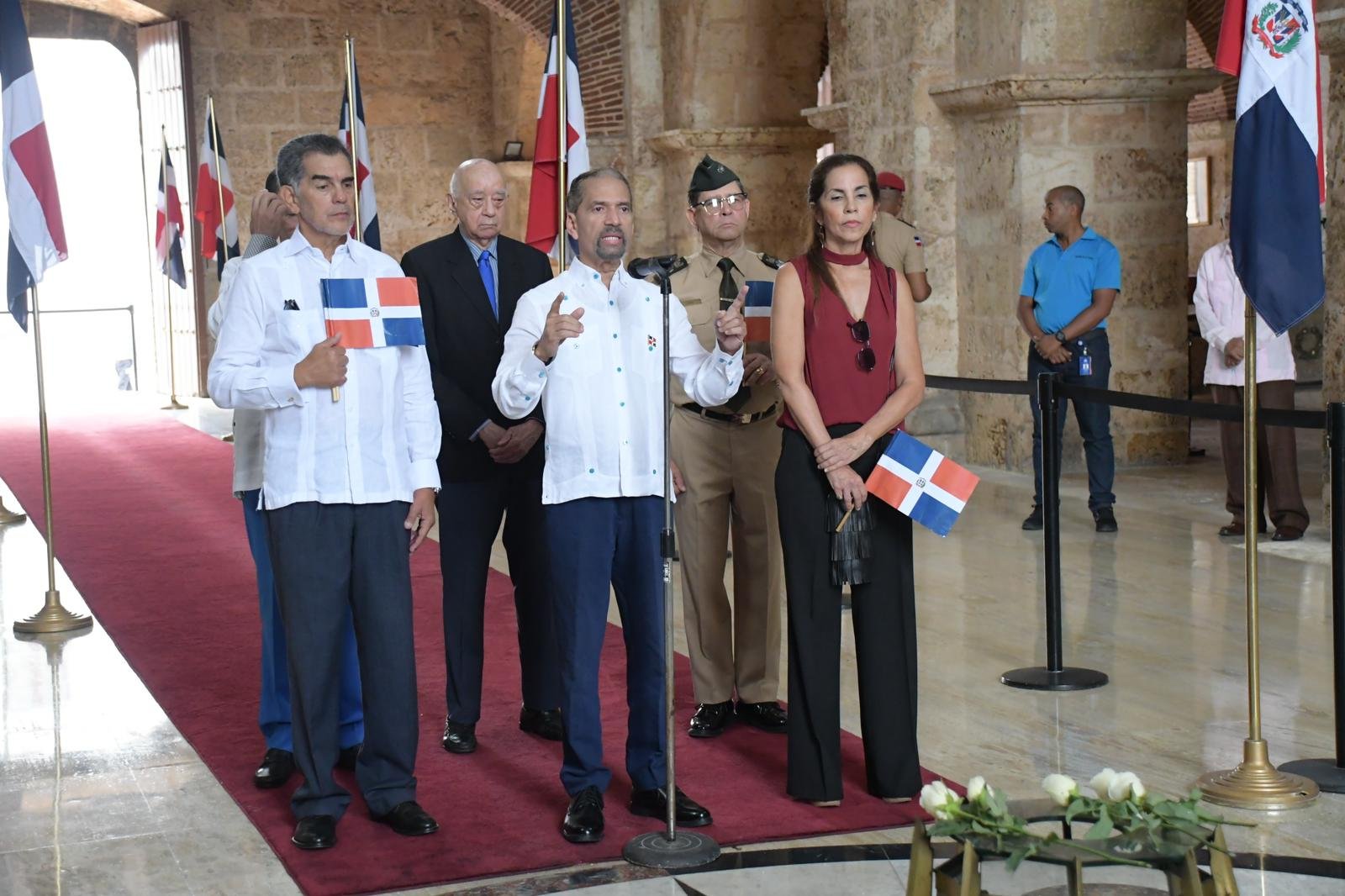 Efemérides Patrias dice elecciones democráticas es homenaje al Coronel Rafael Fernández Domínguez