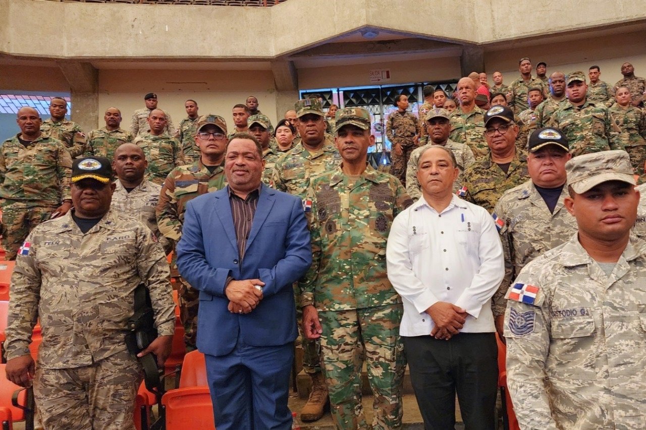Policía Militar Electoral mantiene orden y seguridad en recintos electorales 