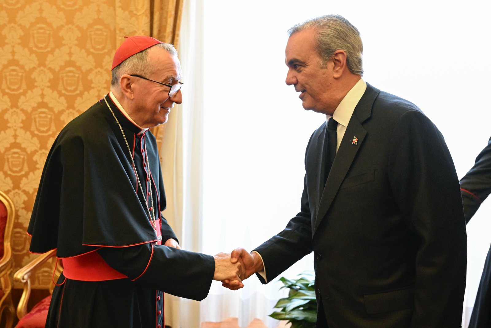 Papa Francisco Felicita al presidente Abinader por su reelección