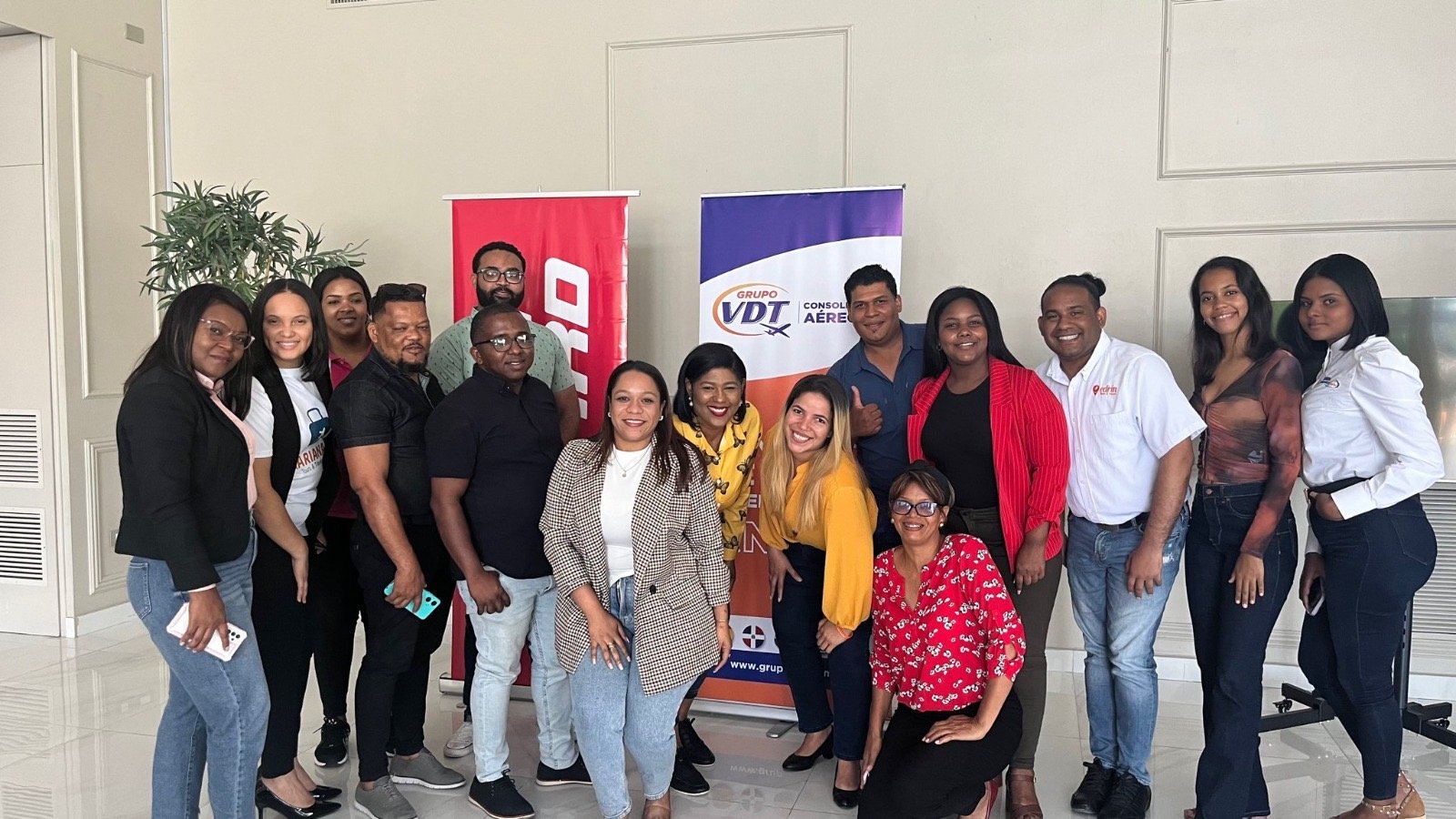 Grupo VDT realiza encuentro con agencias de viajes de la Región Sur del país
