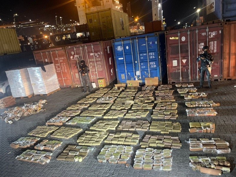 Autoridades aseguran contenedor con 1,061 paquetes de marihuana en Puerto Caucedo 
