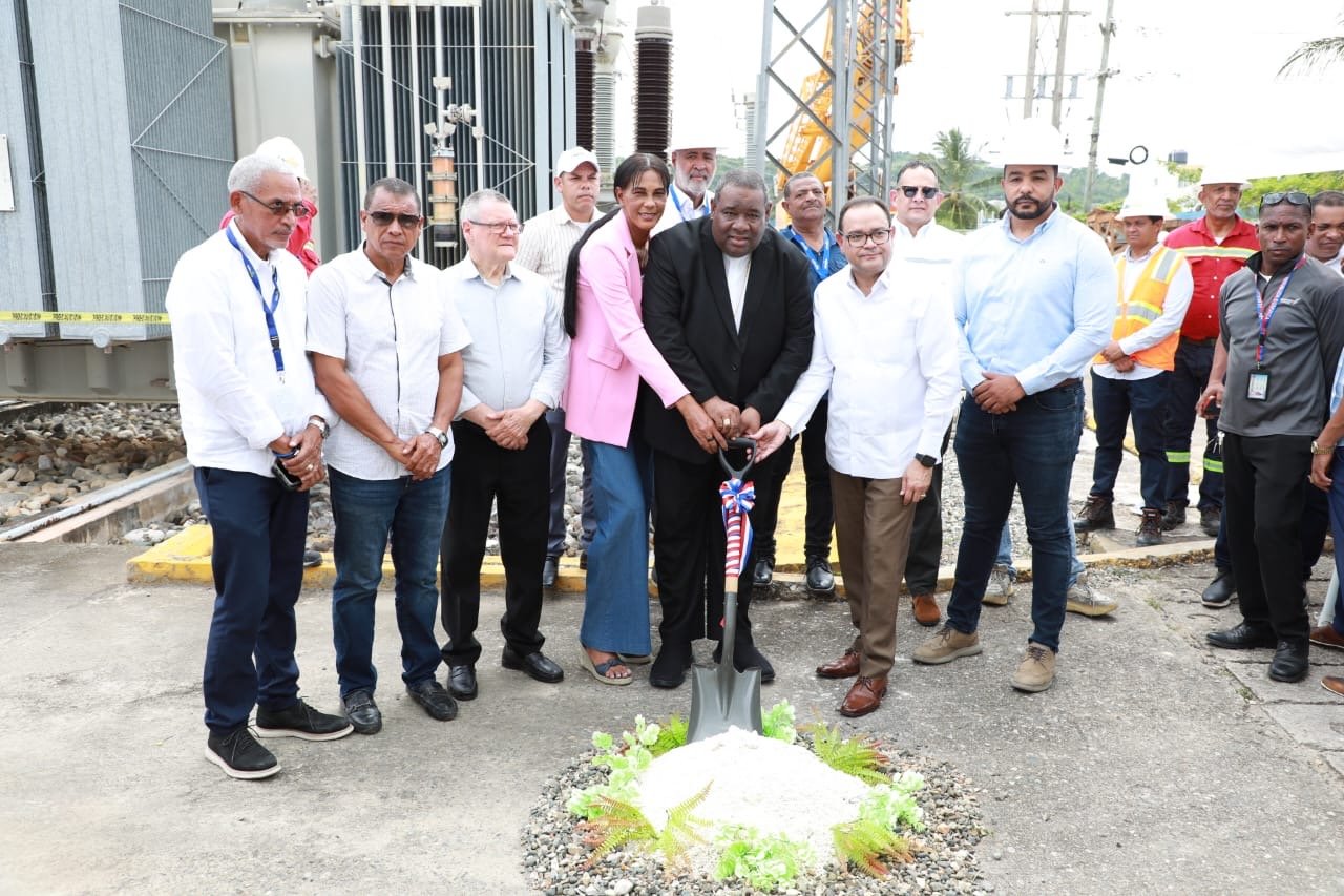 Edeeste inicia instalación de Transformador de Potencia en Higüey 