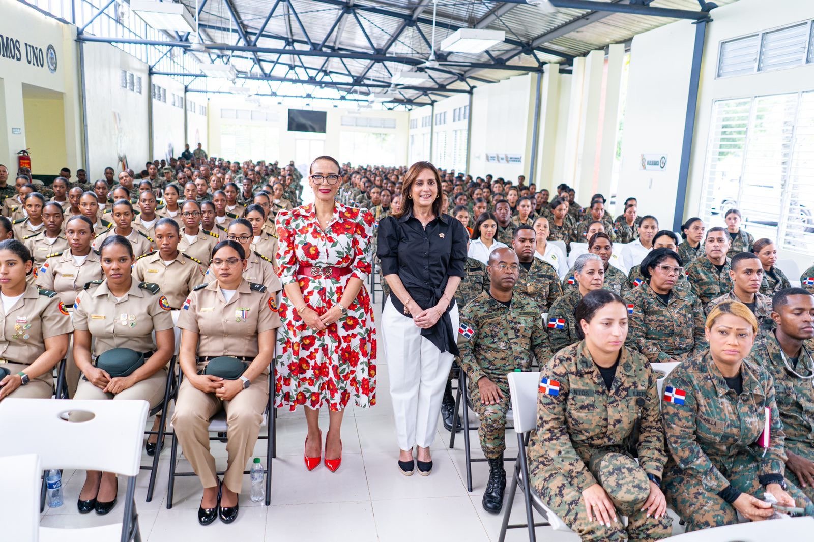 Dra Alexandra Hichez dicta charla sobre salud mental en ADEOERD