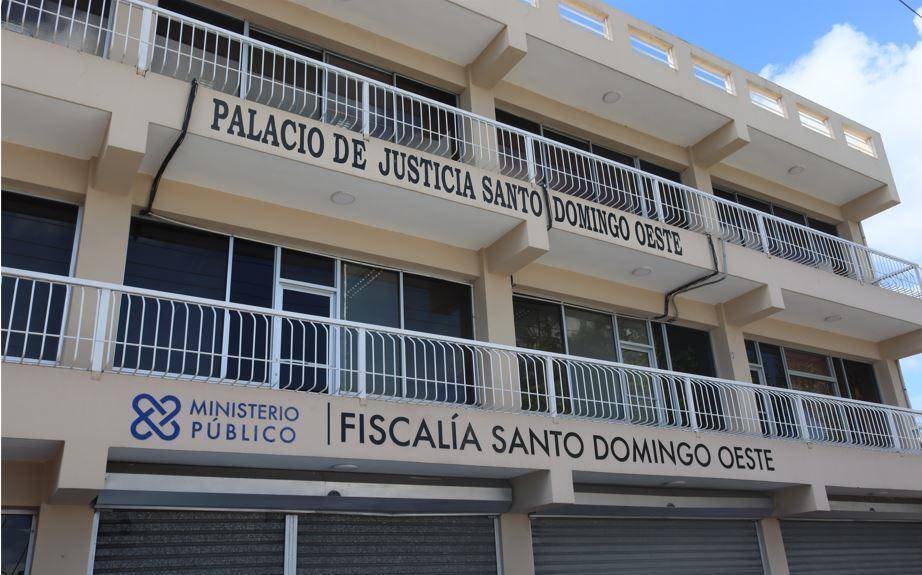 Pastor acusado de violar más de 20 niñas en Santo Domingo Oeste, llegan más denuncias 