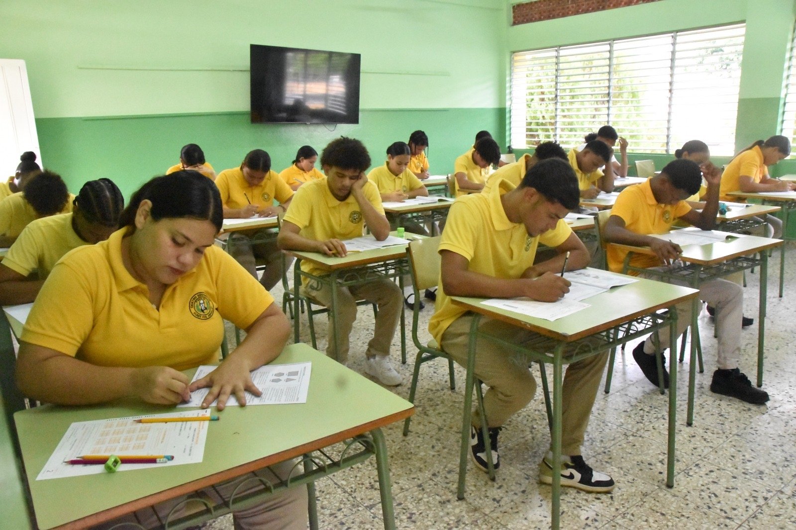 Minerd supervisa jornada de la primera convocatoria de las Pruebas Nacionales de Secundaria