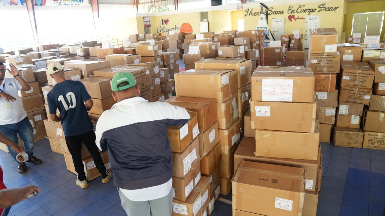 INABIE en proceso de entrega útiles escolares más eficiente en escuelas 
