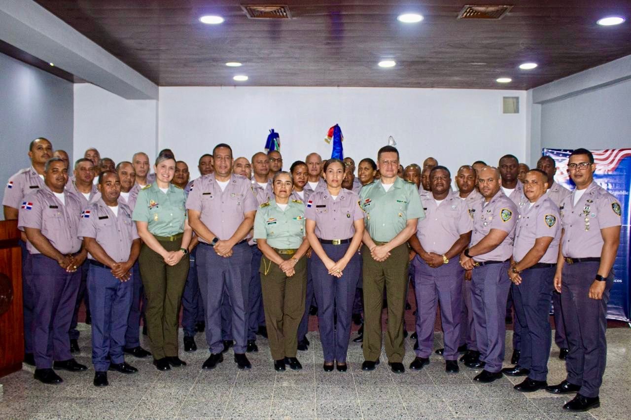 IPES concluye con éxito diplomado en "Liderazgo Policial" con la participación de 41 agentes del orden