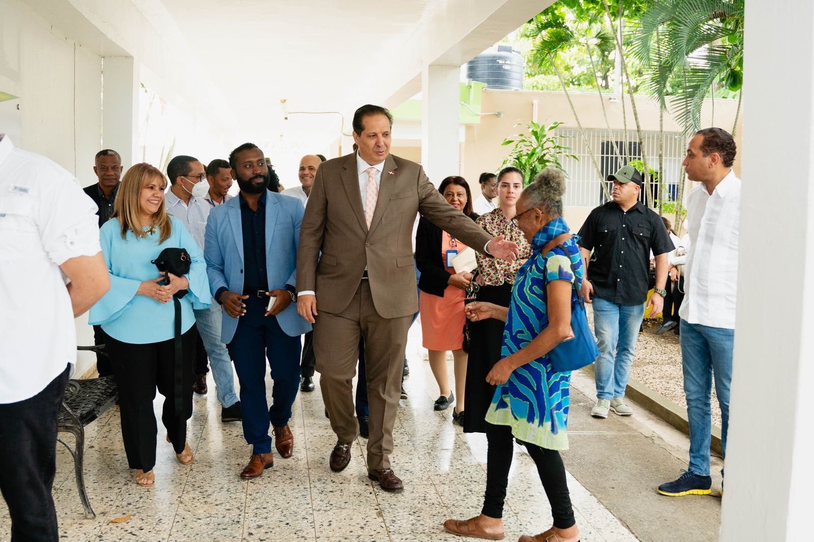 Ministro de Salud Víctor Atallah se compromete a transformar los servicios de salud mental en el país