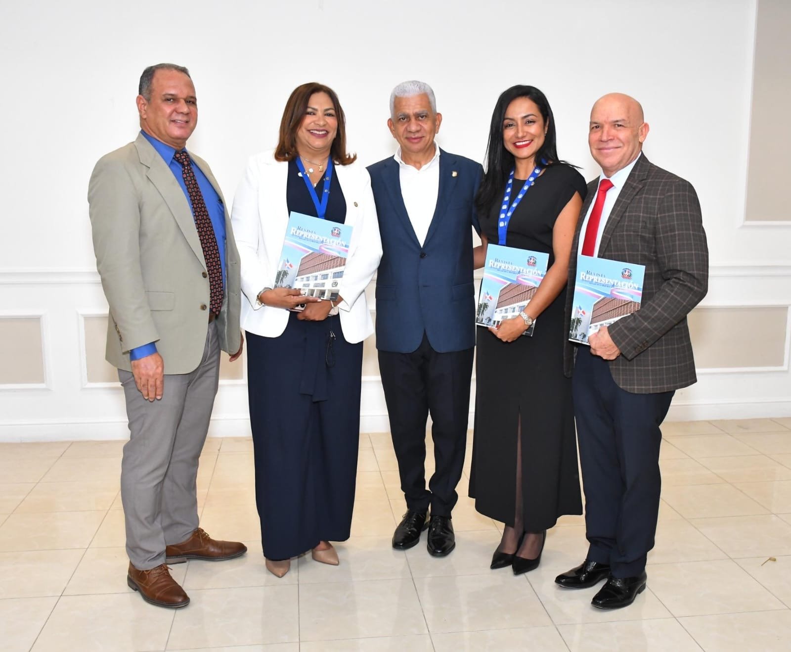 Presidente del Senado Ricardo de los Santos encabeza puesta en circulación de la “Revista Representación”