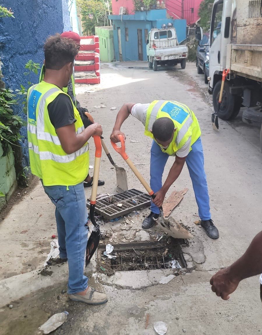 Alcaldía del DN continúa jornadas preventivas ante posibles efectos del huracán Beryl