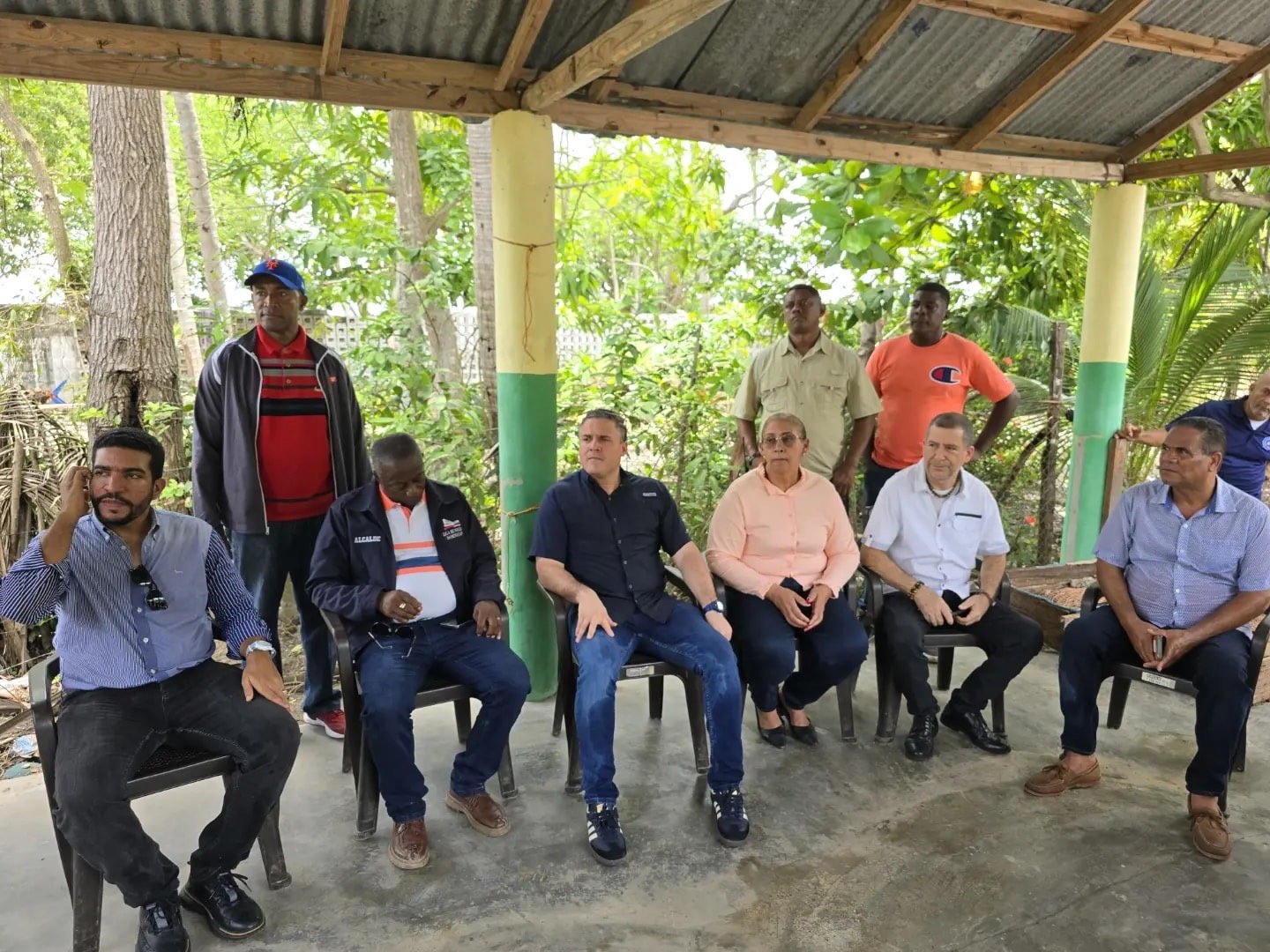 Gobernadora SC y Director Autoridad Portuaria se reúnen para verificar daños en muelle de Palenque