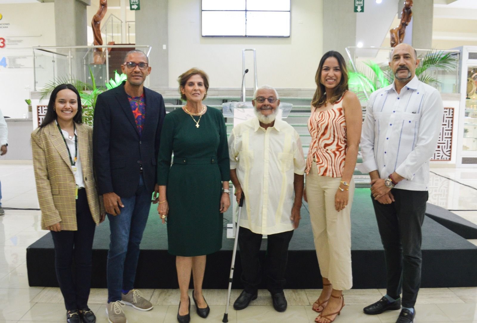 Centro de Convenciones y Cultura Dominicana UTESA presenta exposición “Ave Fénix V” del artista José Parra