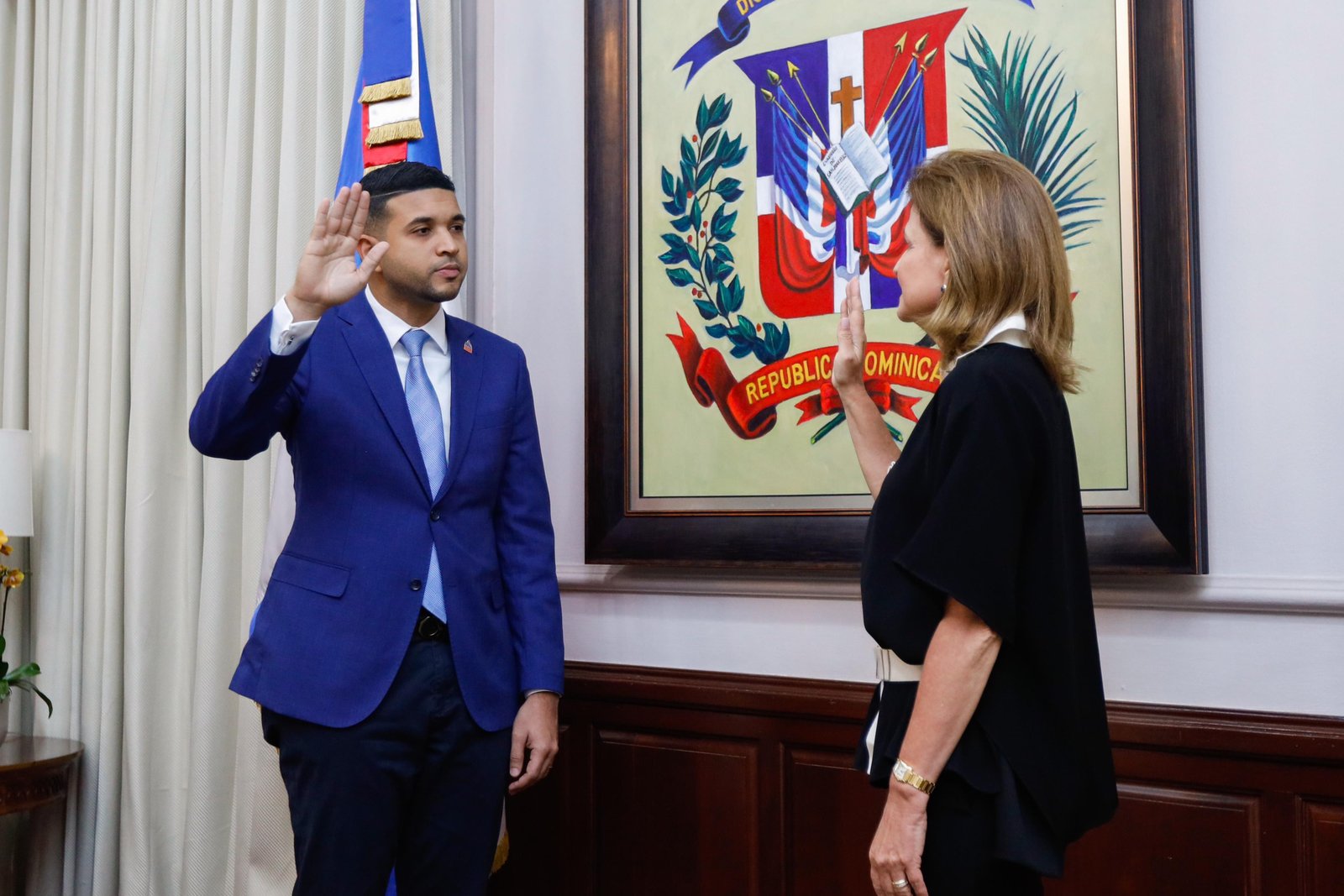 Juramentan a Carlos Valdez como nuevo ministro de la Juventud
