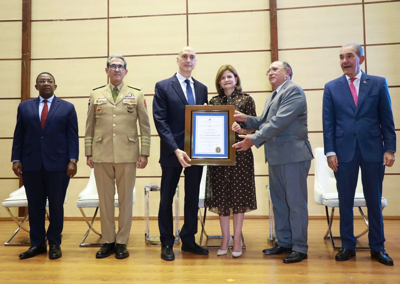 Gobierno Dominicano entrega Premio Nacional de las Ciencia 2024 a 11  destacados investigadores