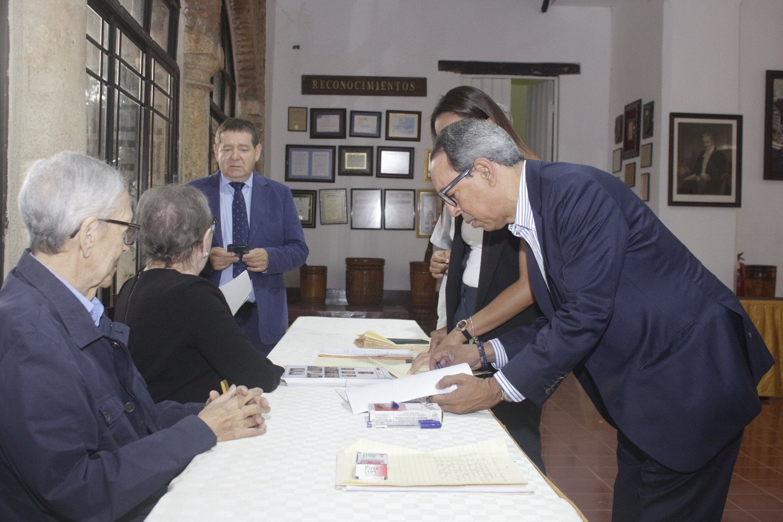 Magistrado Manuel Herrera Carbuccia es elegido nuevo presidente de la Academia de Ciencias