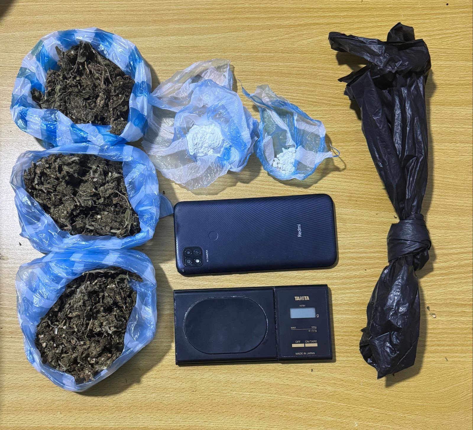Policía ocupa sustancias ilícitas mediante operativos en Villa Mella, SDN