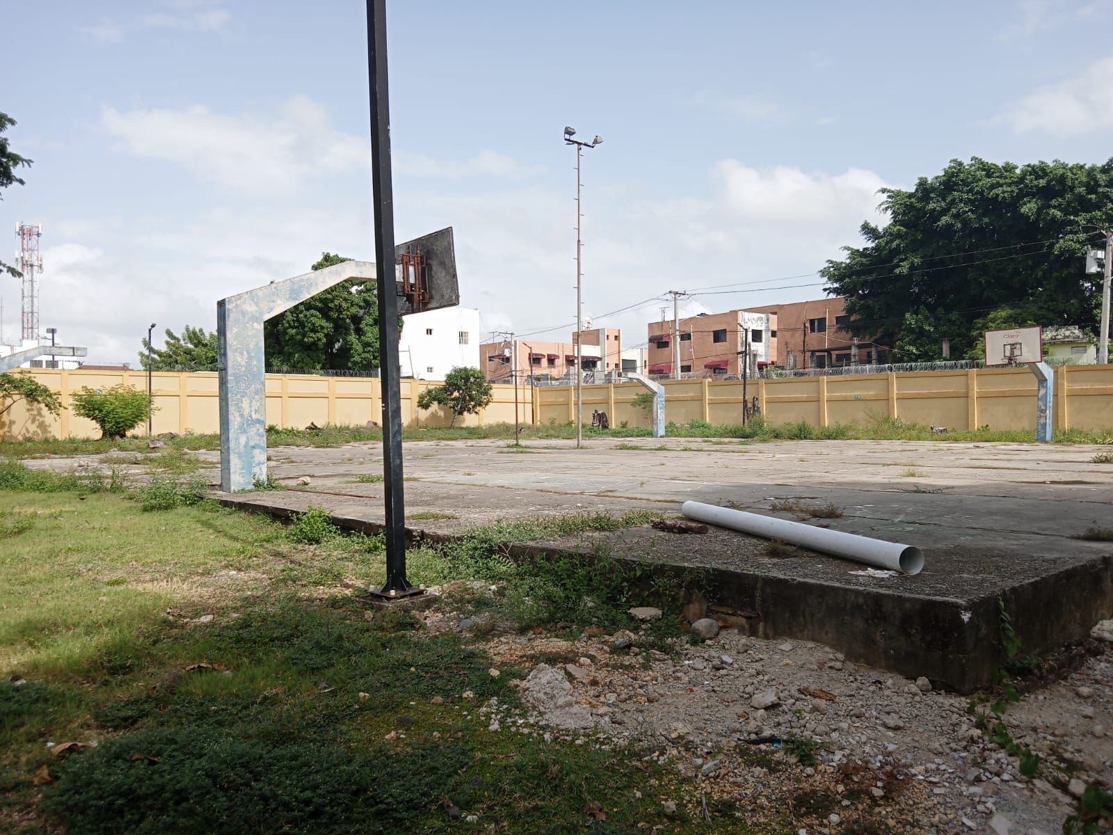 INEFI remozará canchas del Instituto Politécnico Víctor Estrella Liz en el Ensanche La Fe  