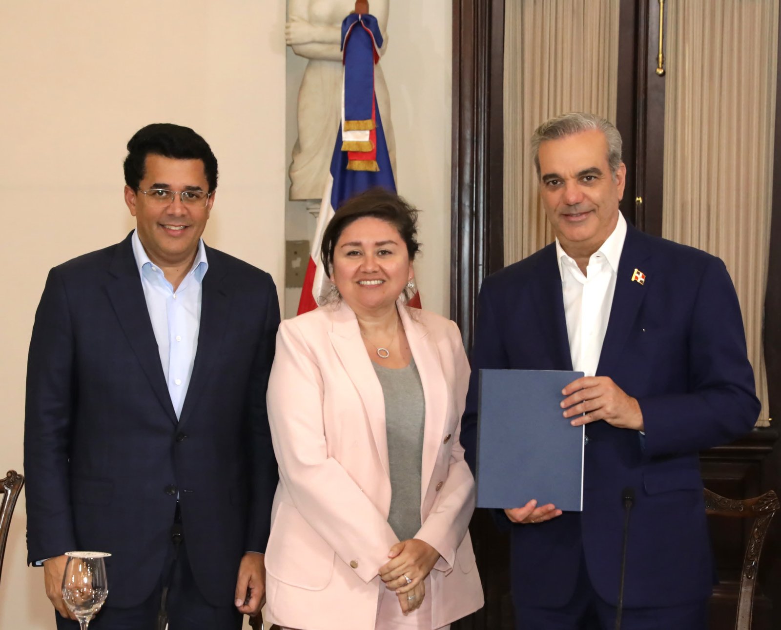 Presidente Abinader valora República Dominicana mantenga categoría 1 que otorga la FAA