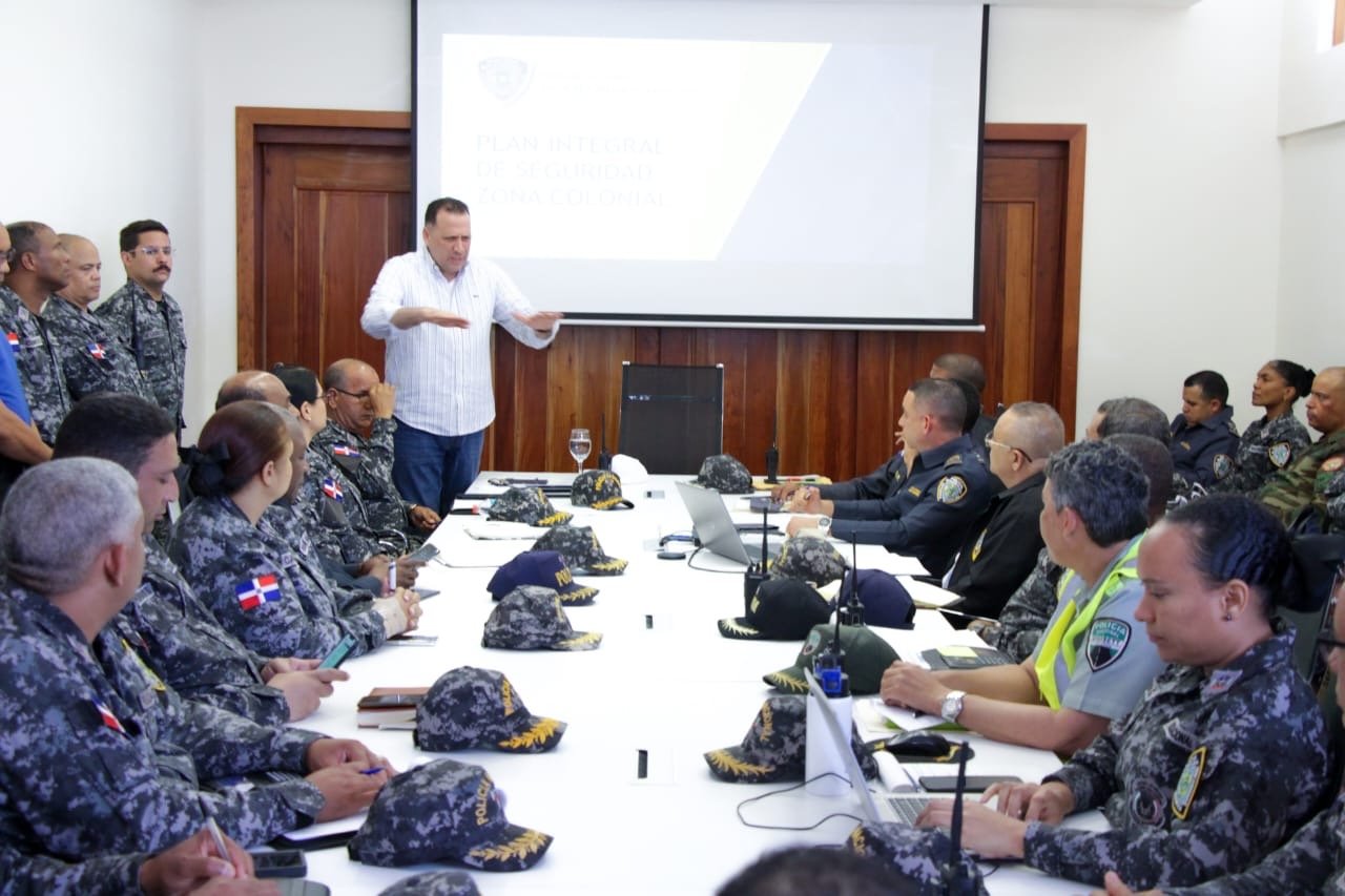 Policía realiza reunión estratégica de seguimiento a la implementación con carácter permanente del Plan Integral de Seguridad en la Zona Colonial